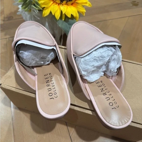 AKZA Muled Loafer Flats - Picture 8 of 10